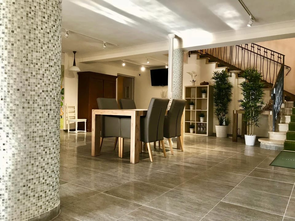 Chateau Ferrassieres Hotel in Sault
