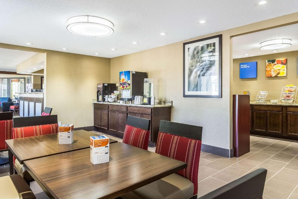 Comfort Inn Norwalk - Sandusky Hotel in Milan