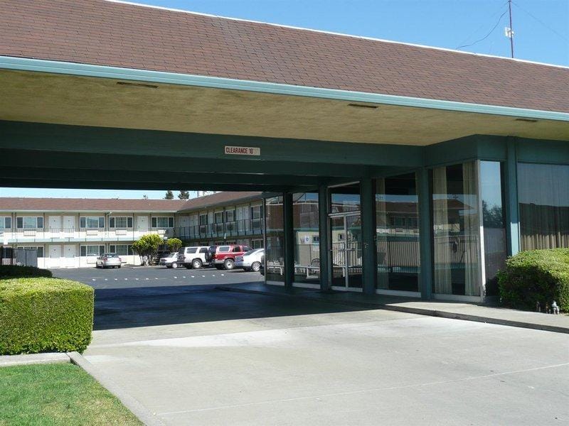 Town House Inn Hotel in Fairfield