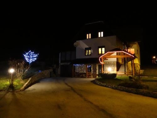 Apartments Poljanak Hotel in Plitvice Lakes Park