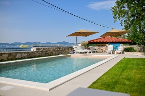 Villa Hresc M Hotel in Zadar