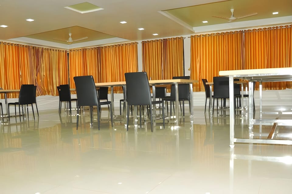 Hotel Shivas Inn Hotel in Maharashtra
