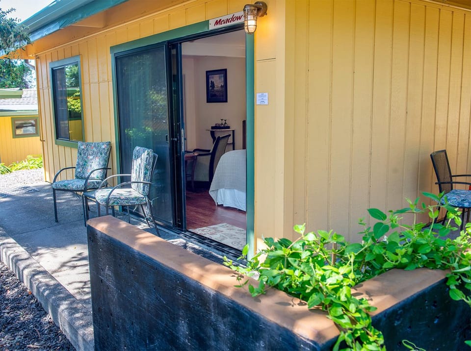 Inn at Buckhorn Cove Inn in Little River