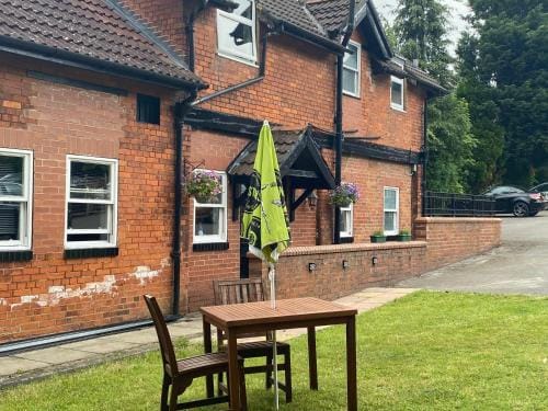 The lodge at Carlton tavern free parking Lodge in York