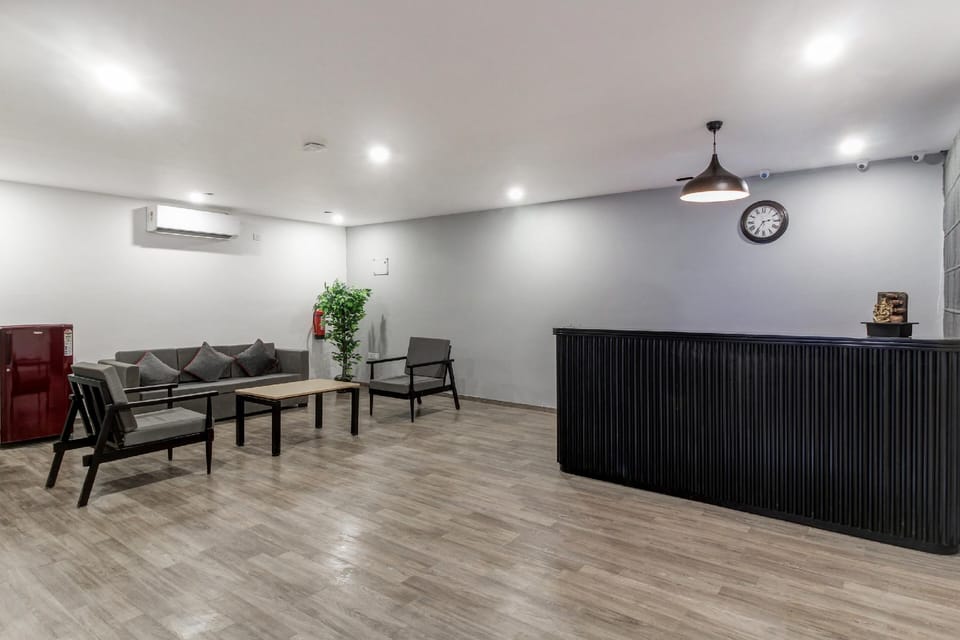 Super Townhouse RCC Majestic 397 LB Nagar Hotel in Hyderabad