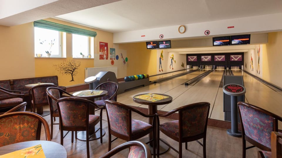 Bowling alley