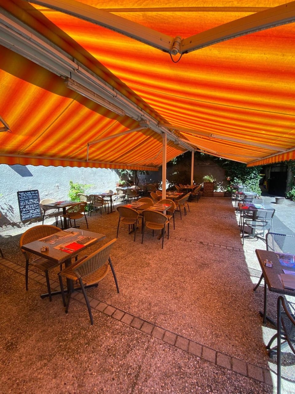 Hotel les Commercants Hotel in Clermont-Ferrand