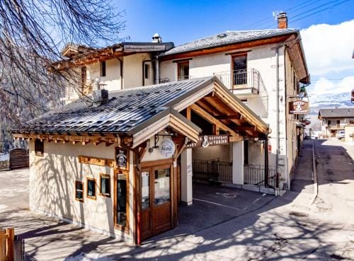 Chalet Hotel La Tarine Hotel in Bellentre