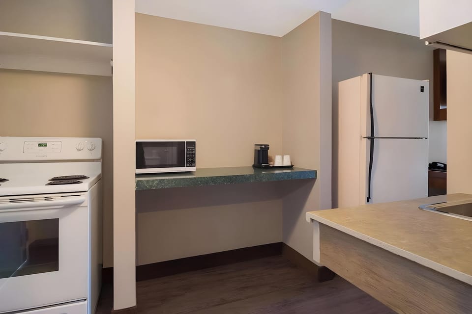 CANADAS BEST VALUE INN & SUITES KAMLOOPS Inn in Kamloops