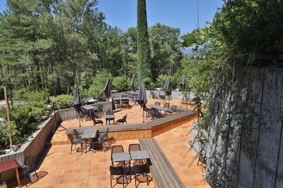 SOWELL HOTELS Ardeche Hotel in Grospierres