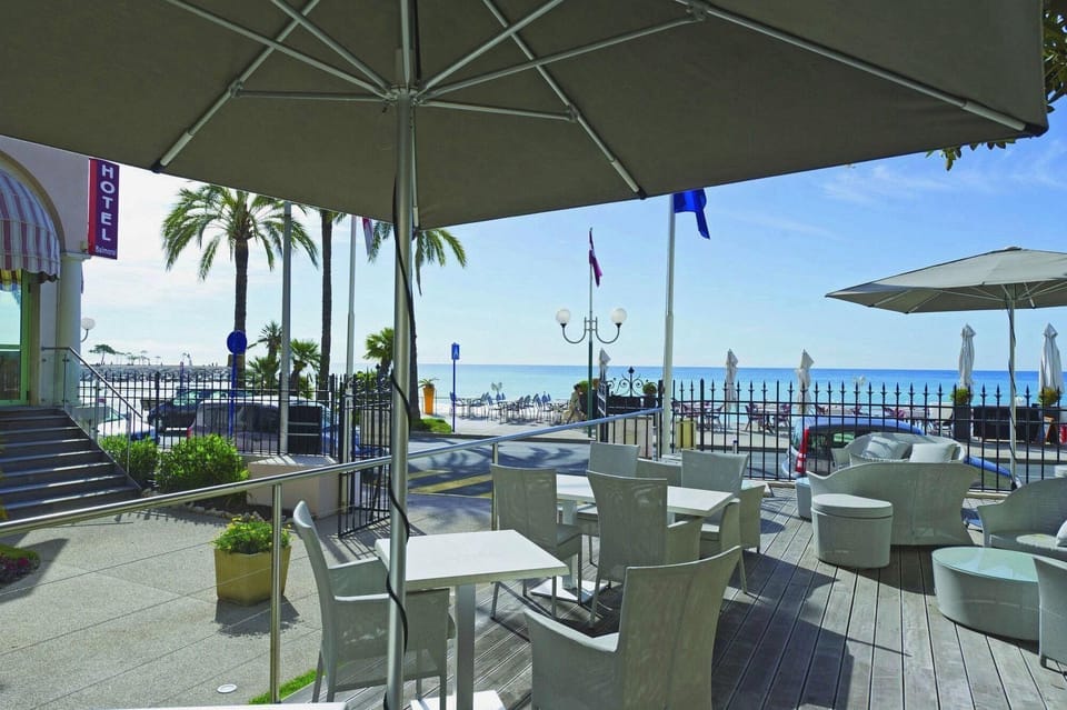 Hotel Vacances Bleues Balmoral Hotel in Menton