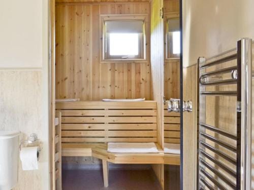 Elm Escapes Lodge in Llangunllo