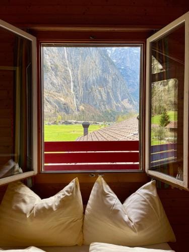 Alpine Base Hostel - Adults only Hostel in Lauterbrunnen