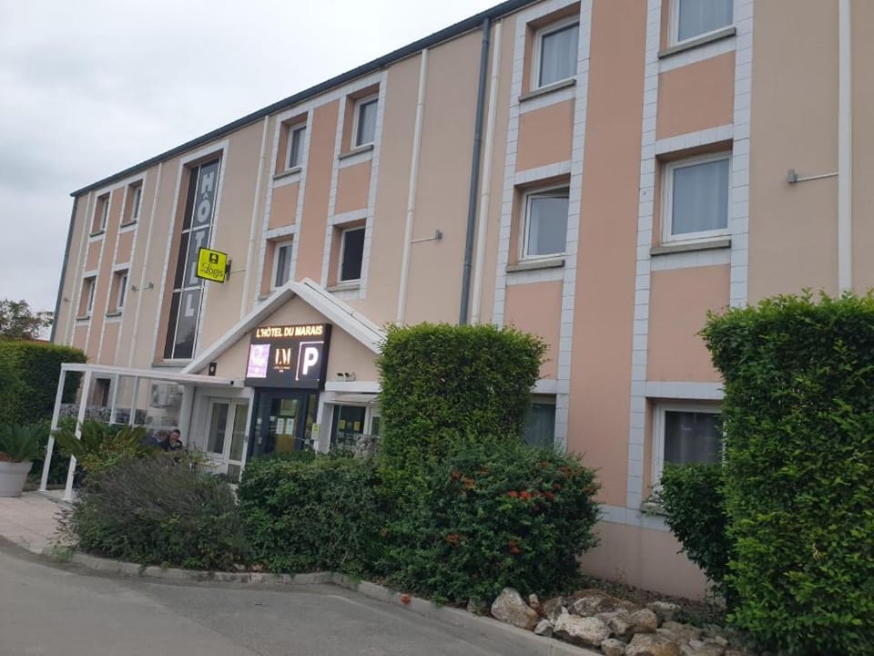 L'Hotel du Marais Romilly Centre Hotel in Grand Est