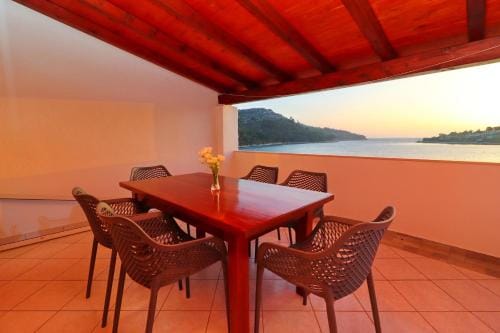 Seafront Apartments Anthony Hotel in Dubrovnik-Neretva County