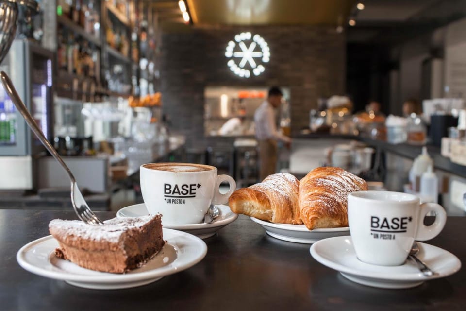 casaBASE Hostel in Milan