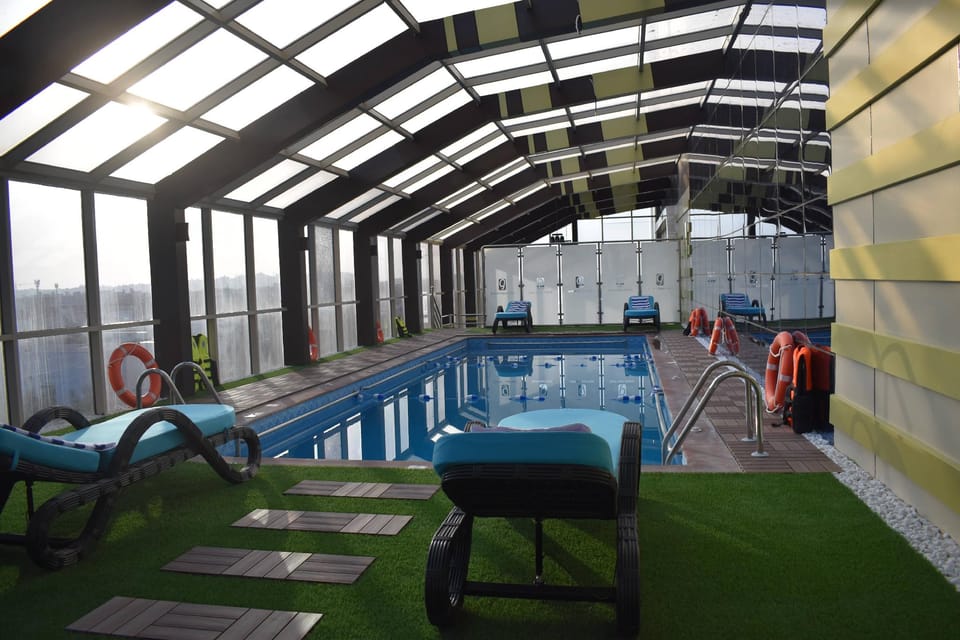 Swimming pool
