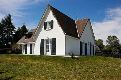 LA VEUZAINE Hotel in Centre-Val de Loire