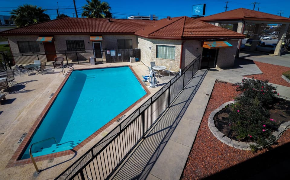 University Inn & Suites Motel in San Antonio