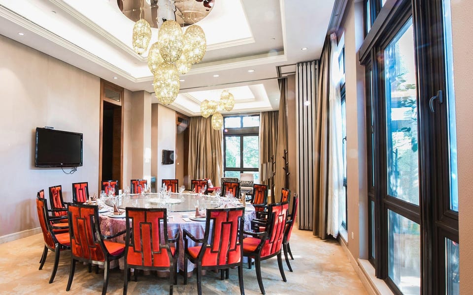 Azure Reserve Xinchang Hotel in Zhejiang