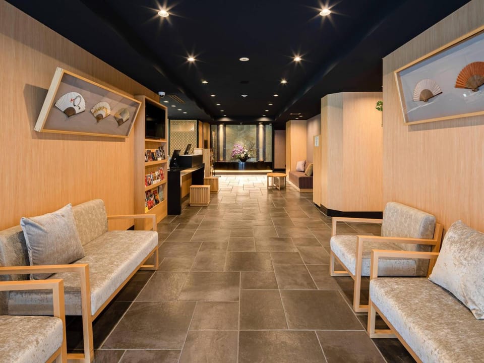 Comfort Inn Kyoto Shijokarasuma Hotel in Kyoto