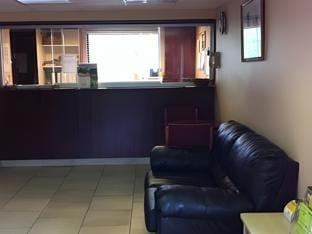 Days Inn & Suites by Wyndham Indianapolis Airport East Hotel in Indianapolis