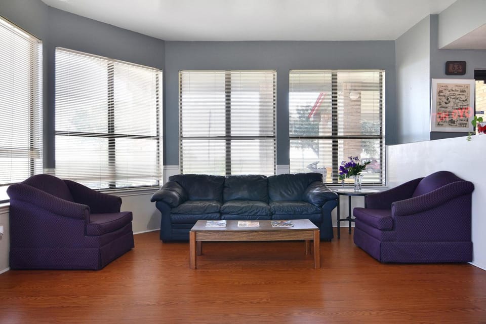 Americas Best Value Inn Lockhart Hotel in Rio Grande