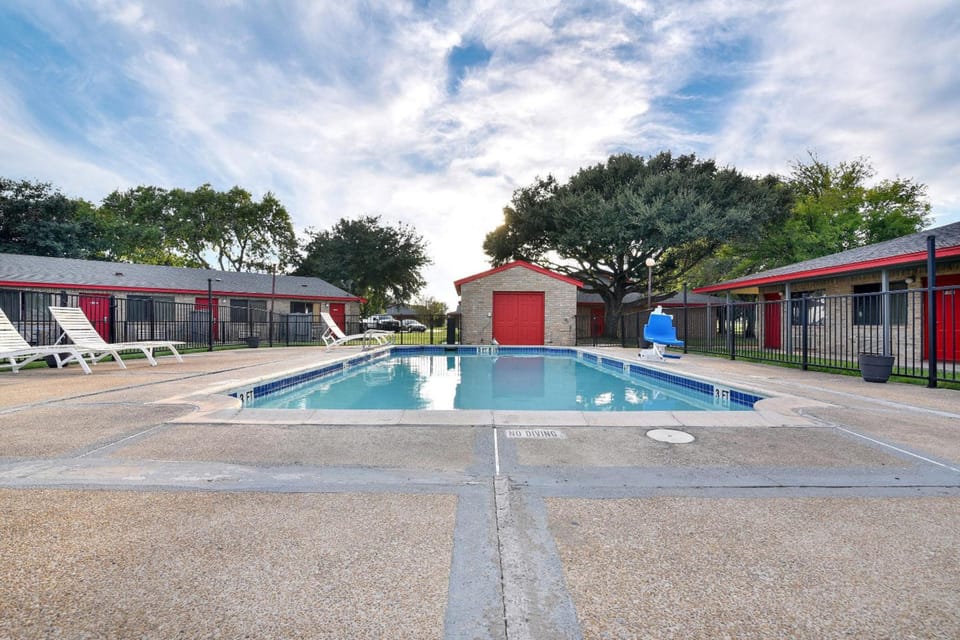 Americas Best Value Inn Lockhart Hotel in Texas
