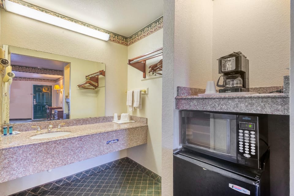 Three Rivers Executive Inn & Suites By OYO Hotel in Three Rivers