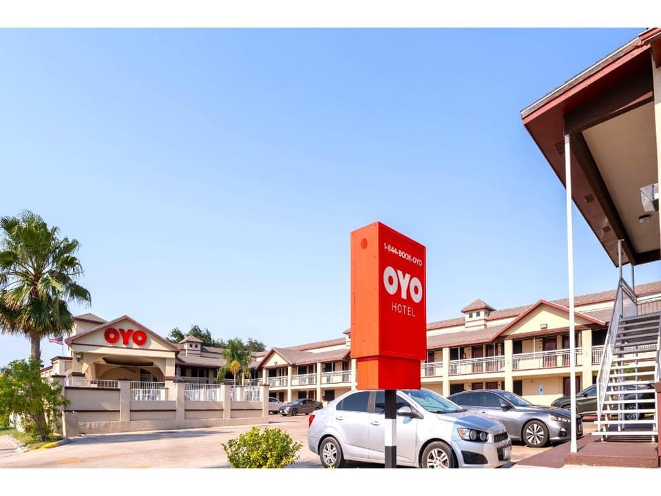 OYO Hotel McAllen Airport South Hotel in McAllen