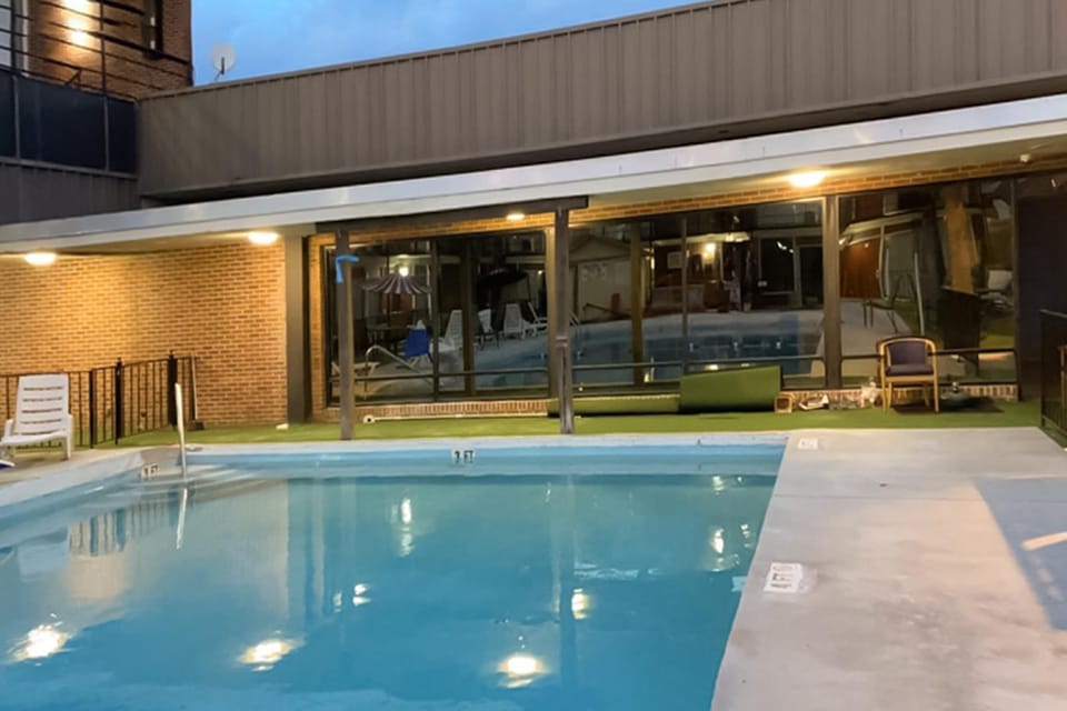 Swimming pool