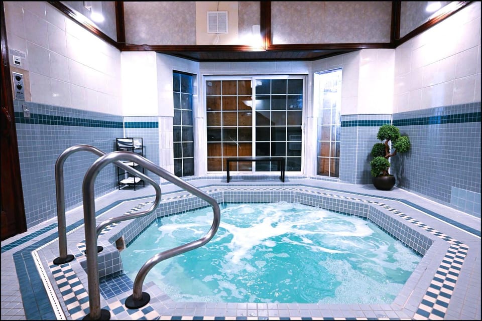 Summit Inn Inn in Snoqualmie Pass