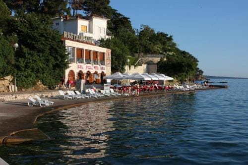Rooms by the sea Rab - 18786 Hotel in Lika-Senj County