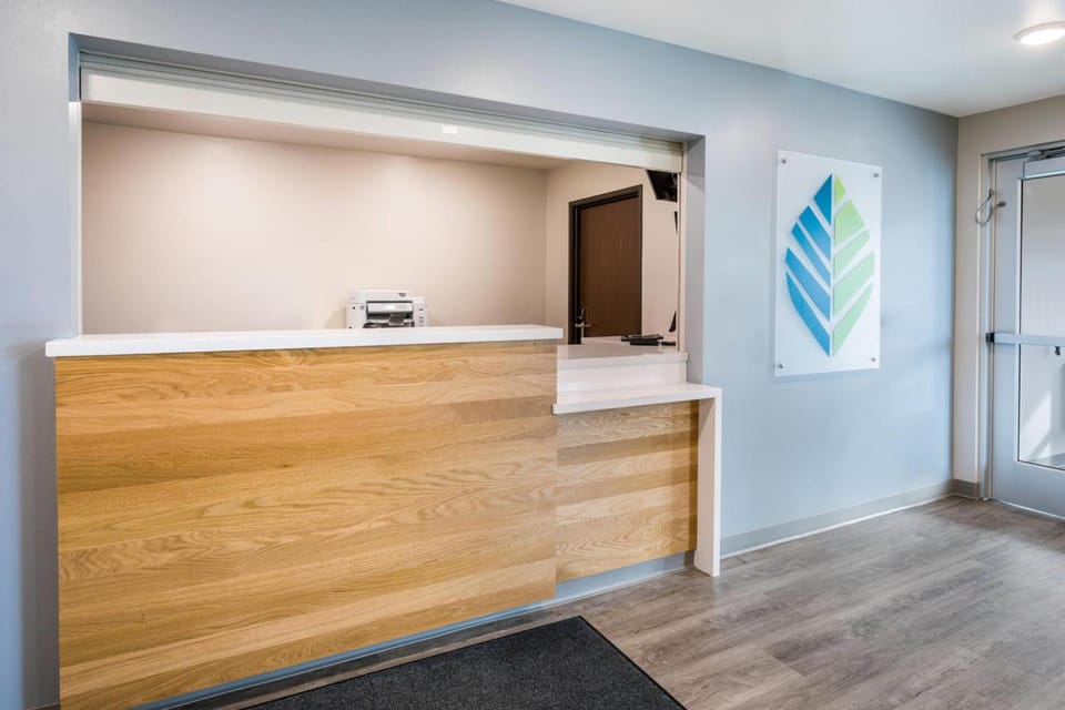 WoodSpring Suites Elgin - Chicago Hotel in Dundee