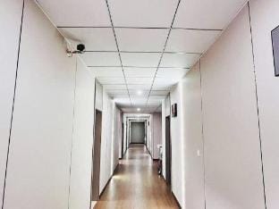 Huayang Hostel Hotel in Shanghai