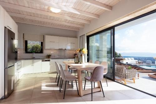 Argyrie Villas, luxury, amazing sea view, heated pool Hotel in Crete