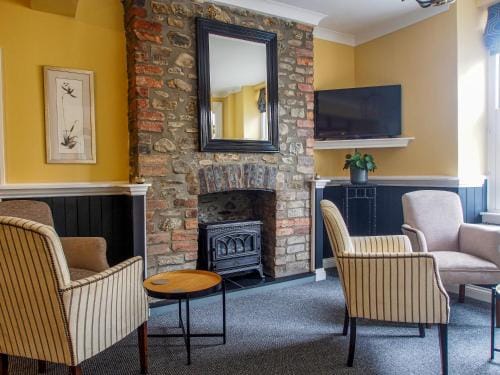 Riverbank Bed and Breakfast Hotel in Treflys