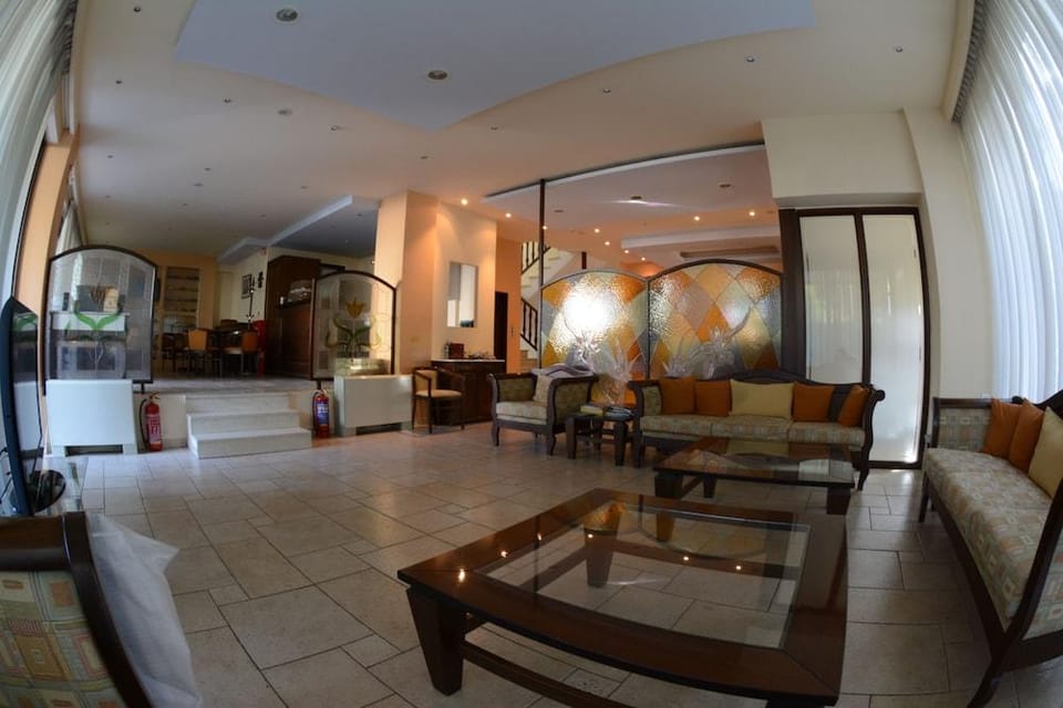 Hotel Chris Hotel in North Athens Regional Unit, Greece