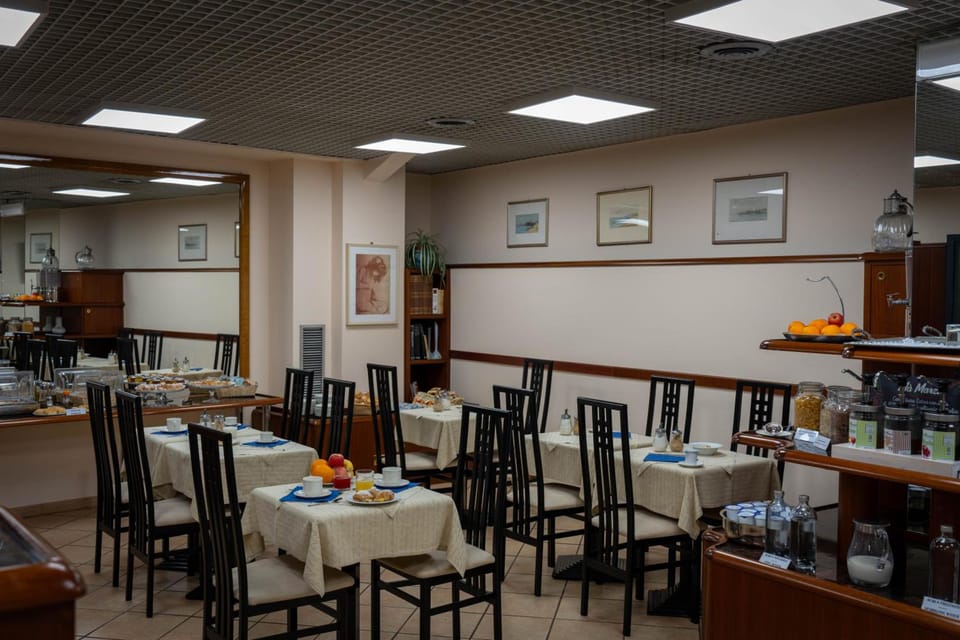 Hotel Iris Hotel in Genoa