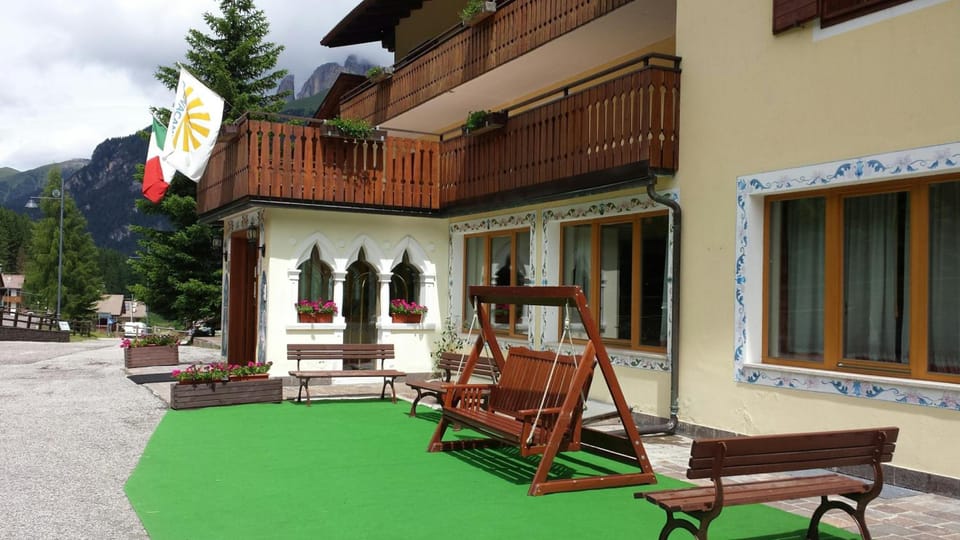 IHR Hotel Villa Emma Hotel in Alba