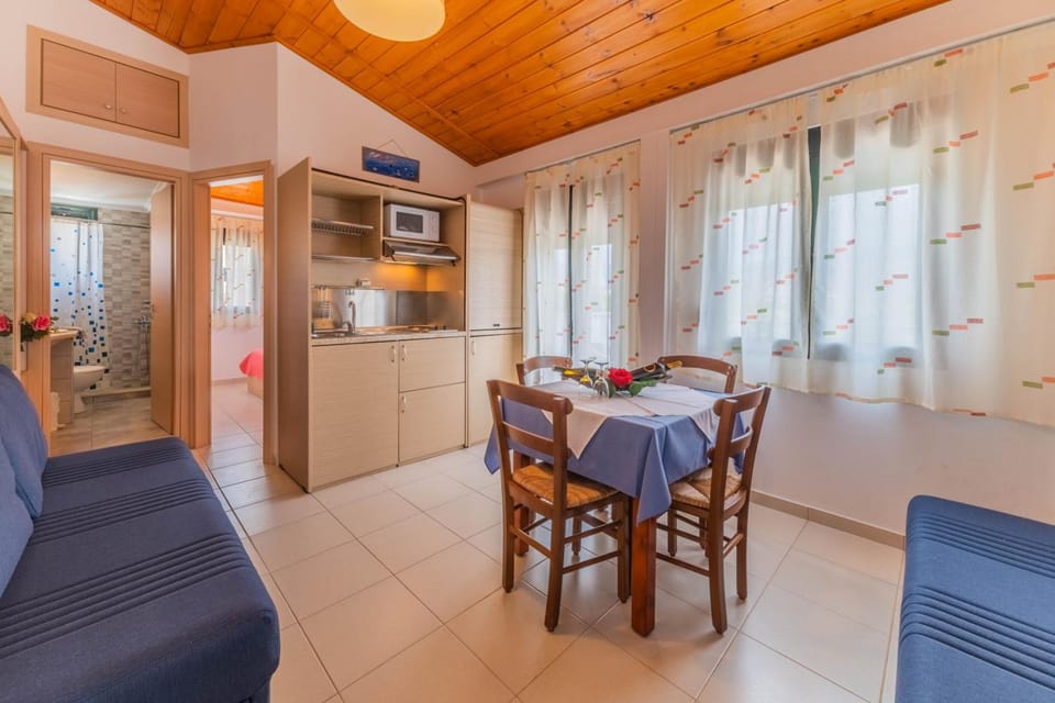 Kastro Studios Apartments Hotel in Myrtos