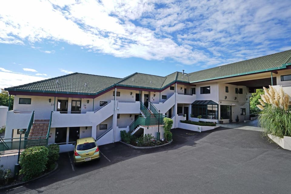 Ashwood Manor Hotel Motel in Hamilton