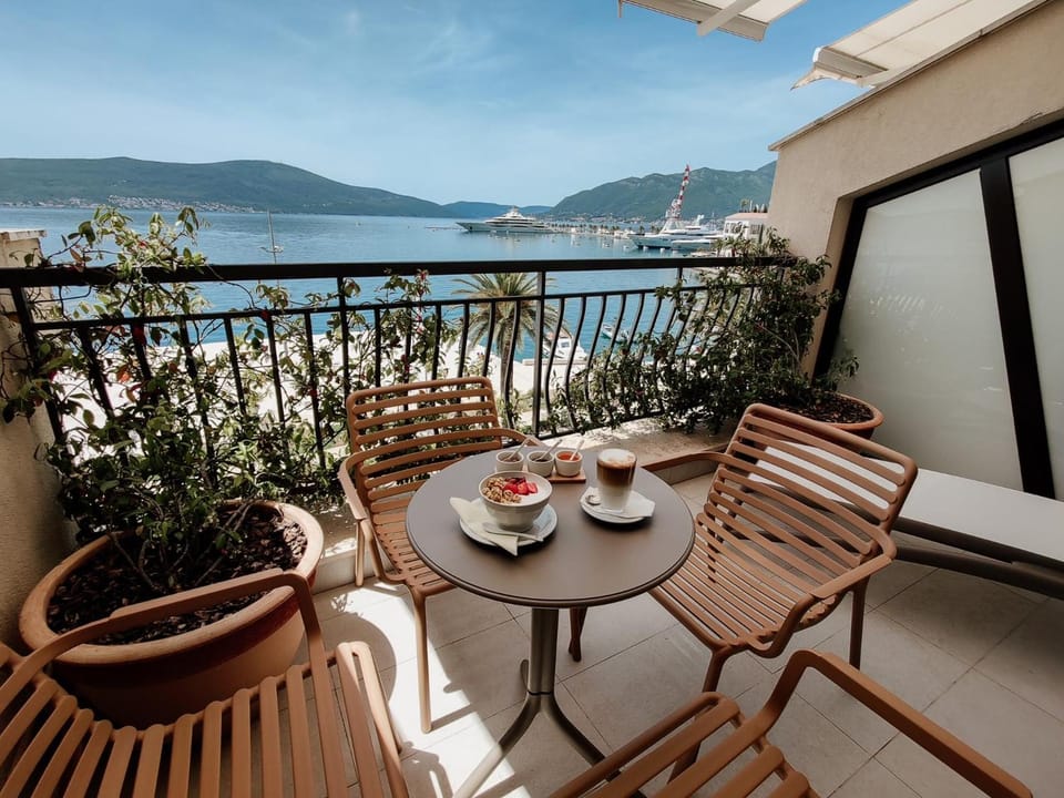 Hotel Pine Hotel in Kotor Municipality