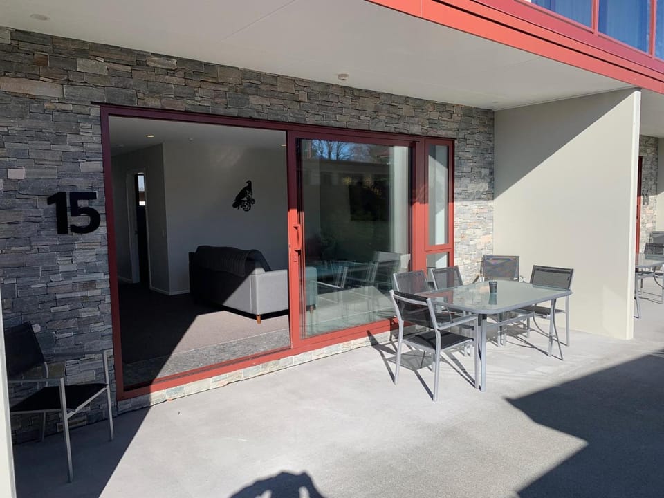 Red Tussock Motel Motel in Te Anau
