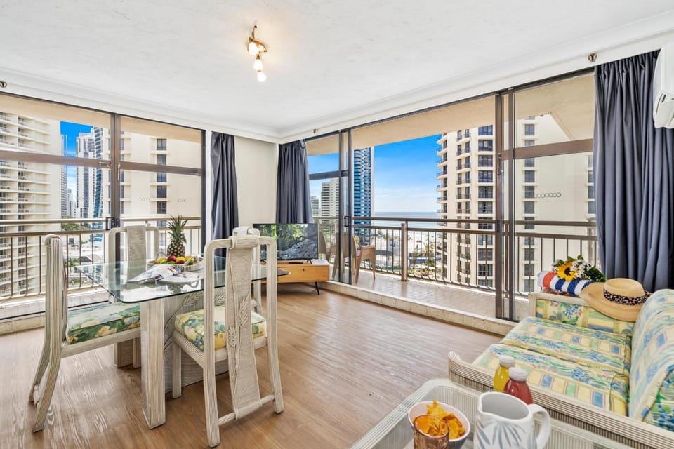 Beachcomber Resort Surfers Paradise Apartment hotel in Surfers Paradise