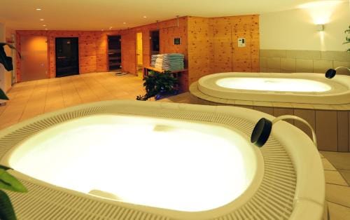 Alpin Sporthotel Bundnerhof Hotel in Canton of Grisons