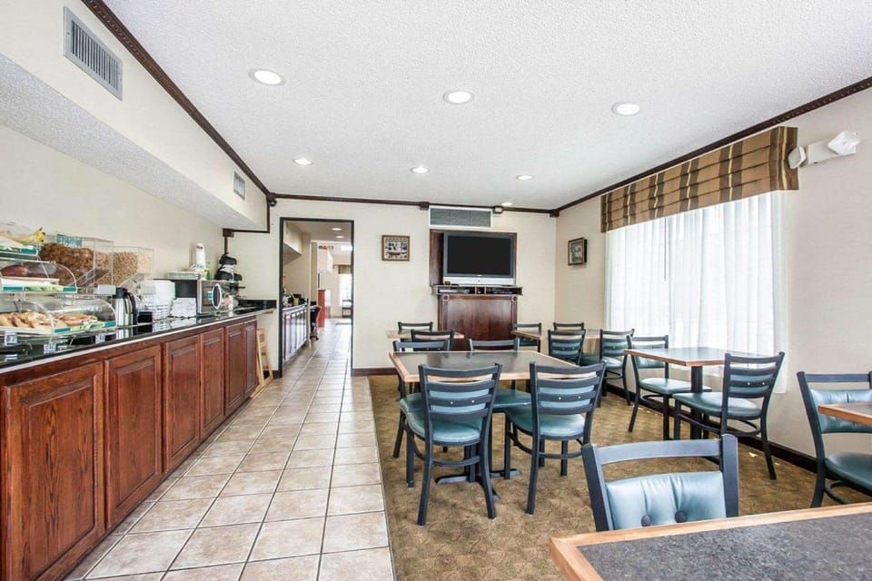 Quality Inn Savannah South Hotel in Tennessee