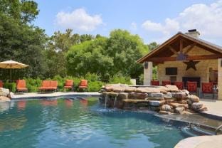 Fredericksburg Inn and Suites Hotel in Fredericksburg