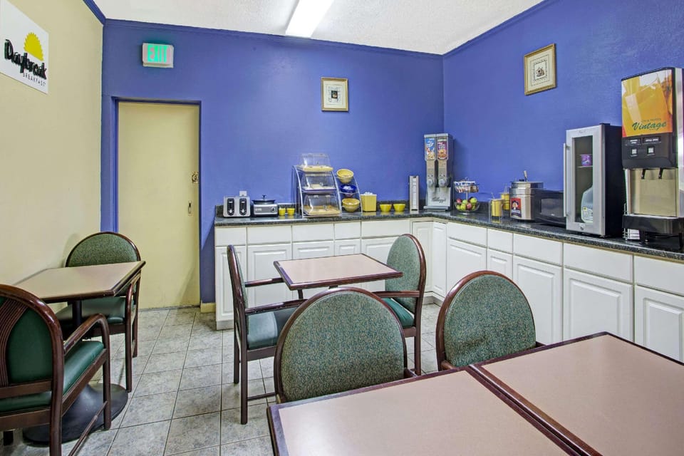 Days Inn by Wyndham Benson Hotel in North Carolina