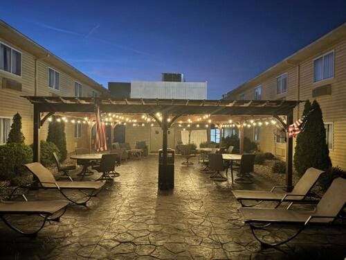 Wingfield Inn & Suites Hotel in Elizabethtown
